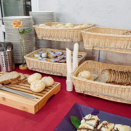 Sokolka Oda ve Kahvaltı 3*